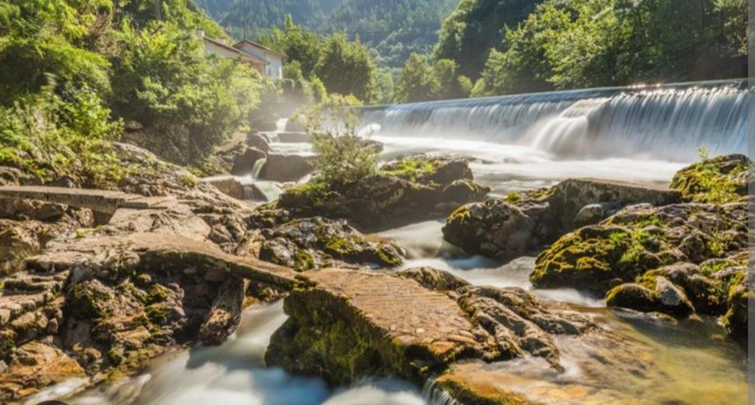 La Salmonera Cangas De Onis Cano Bagian luar foto