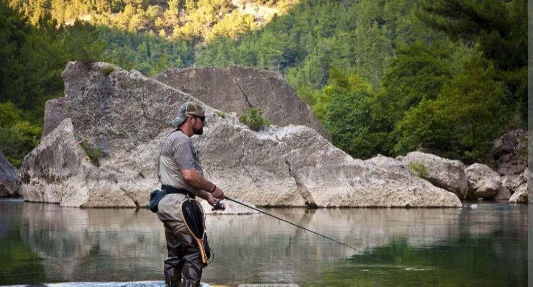 La Salmonera Cangas De Onis Cano Bagian luar foto