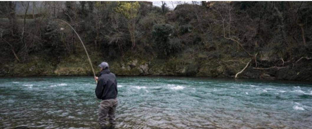 La Salmonera Cangas De Onis Cano Bagian luar foto