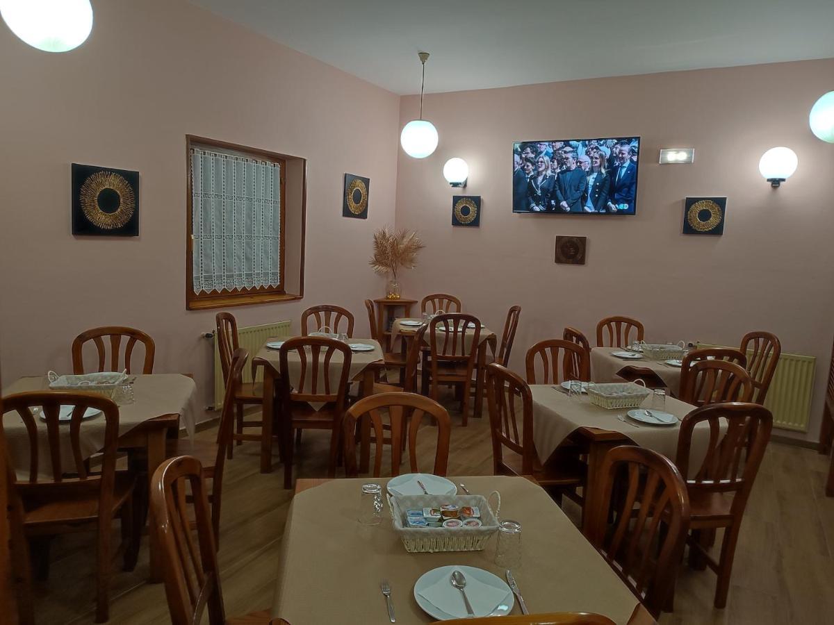 La Salmonera Cangas De Onis Cano Bagian luar foto
